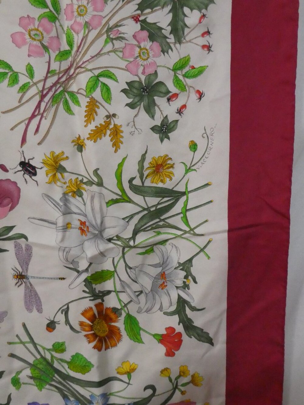 Vintage GUCCI Flora Silk Scarf Vittorio Accornero Burgundy Red Border - Picture 10 of 15
